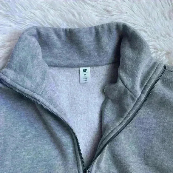 BP Nordstrom’s Quarter Zip Sweatshirt Heather Gray.  Size Medium. - Picture 4 of 6